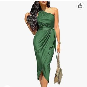 Green sleeveless dress